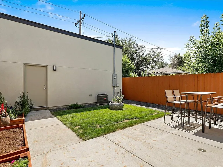 2764 S Bannock St — Photo 27