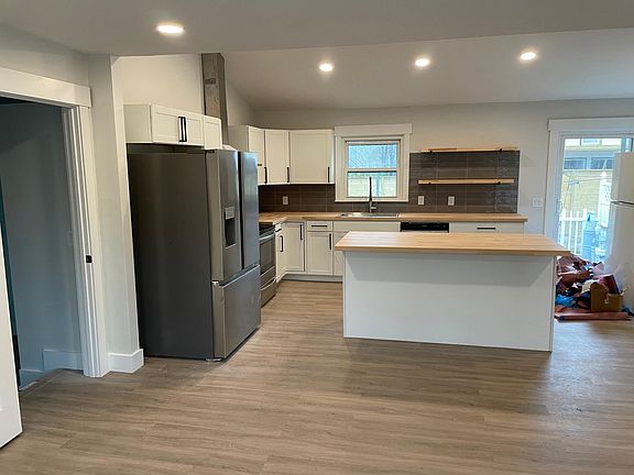 3rd image of 5410 Carolyn Dr