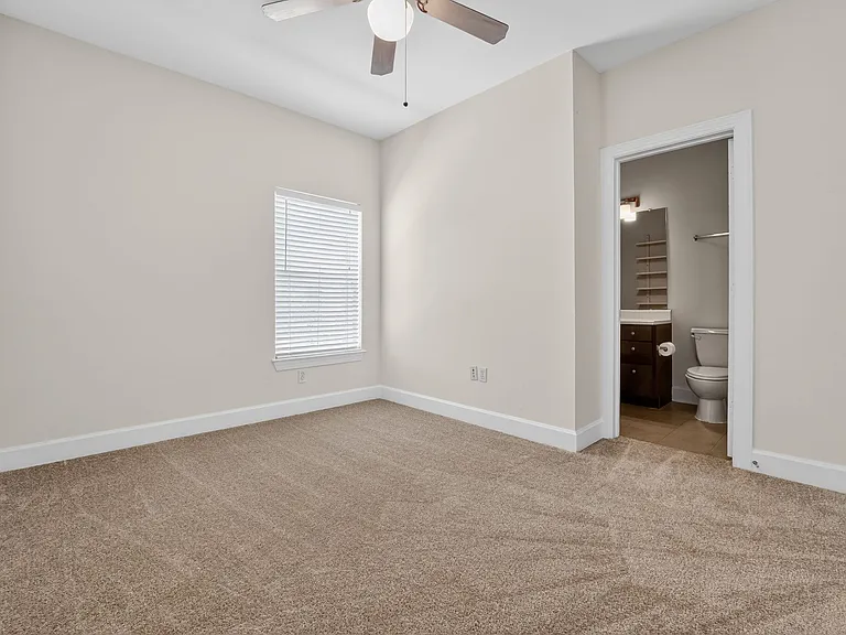 1901 Crossing Pl — Photo 13
