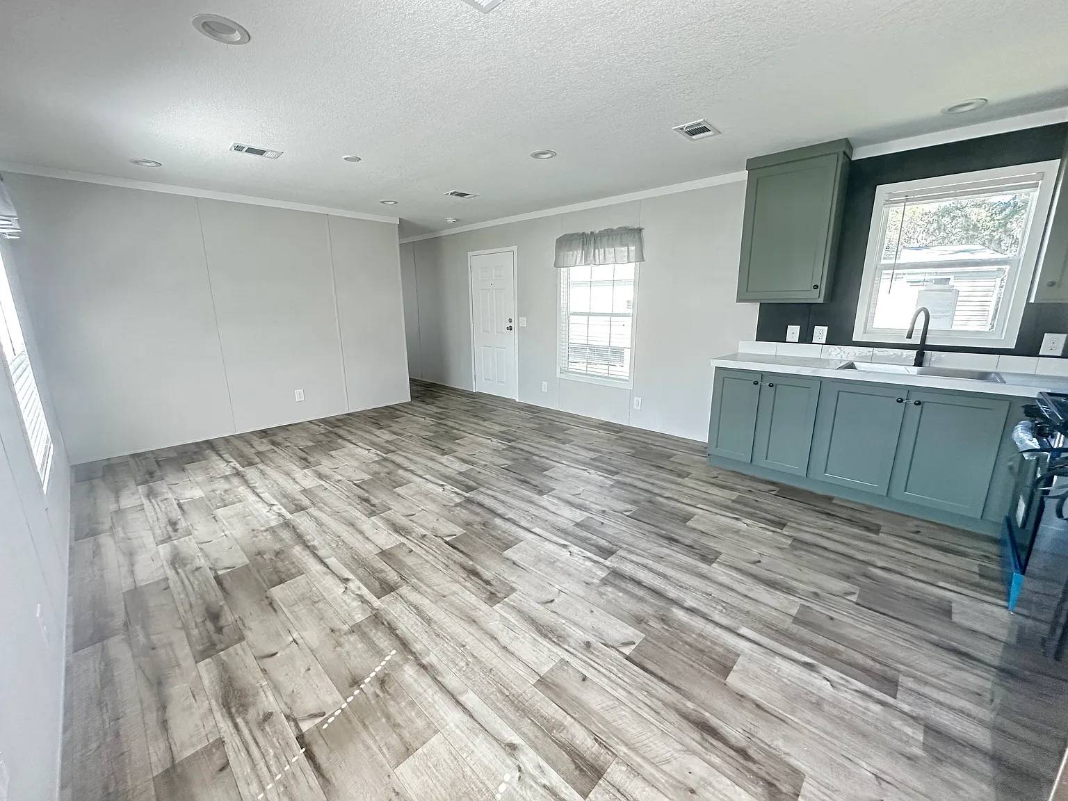 Brand New Mobile Home For Rent — Photo 2