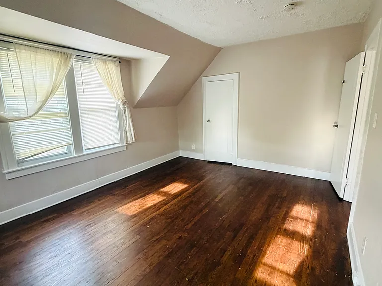 1007 Premont Ave — Photo 25