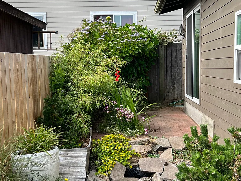 NW Lake St — Photo 14