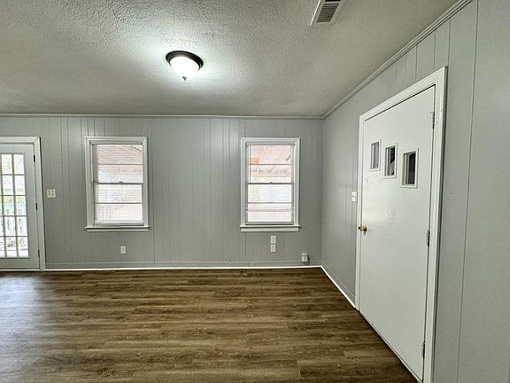 4th image of 247 Clarine Dr