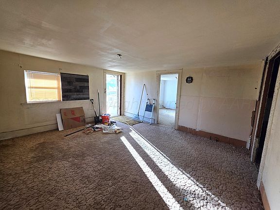 3rd image of 919 N Main St
