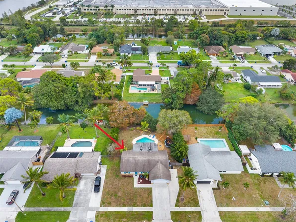 190 Martin Circle, Royal Palm Beach, FL 33411