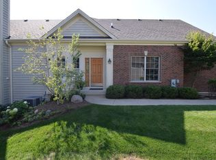 4350 Coyote Lakes Cir, Lake In The Hills, IL 60156