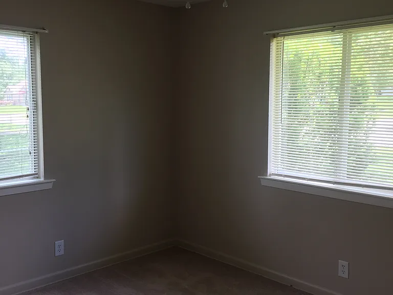 3 NE Eastridge Ct #A — Photo 8