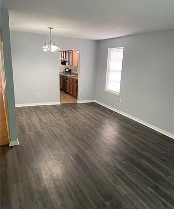 5th image of 2108 Caswell Ln