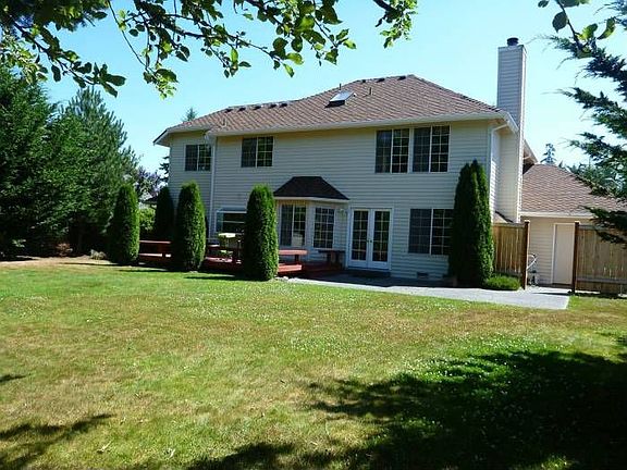 Lovely level backyard.