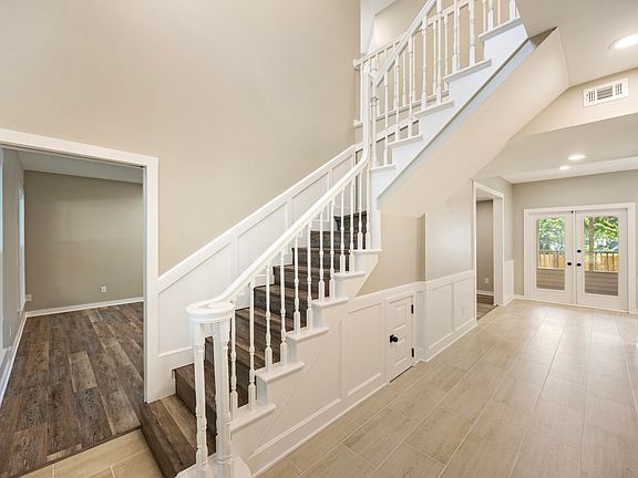 5th image of 906 Woodbriar Ct