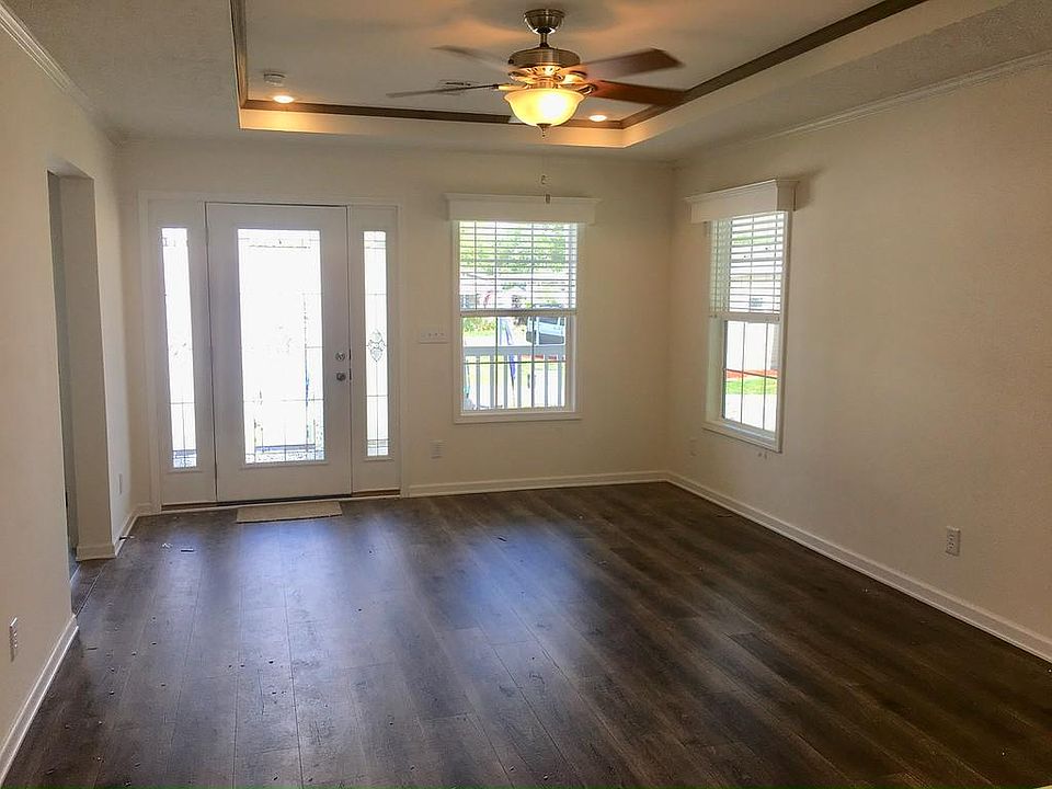1st image of 13203 Grape Ave