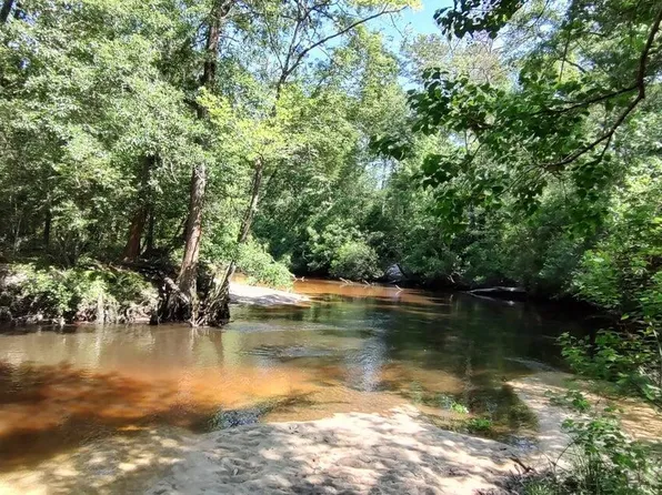 1015 Plantation Ln, Defuniak Springs, FL 32433