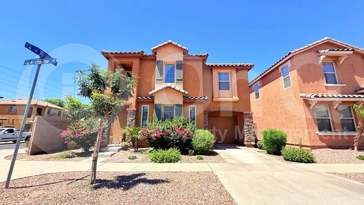 4 bed, 2.5 bath, 1609 sqft, $2,199 — Photo 1