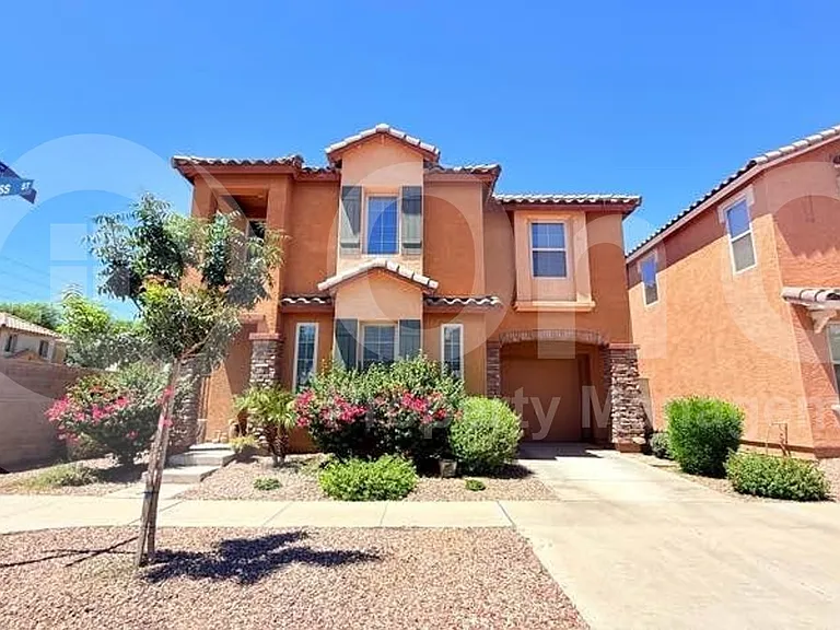 7842 W Cypress St — Photo 1
