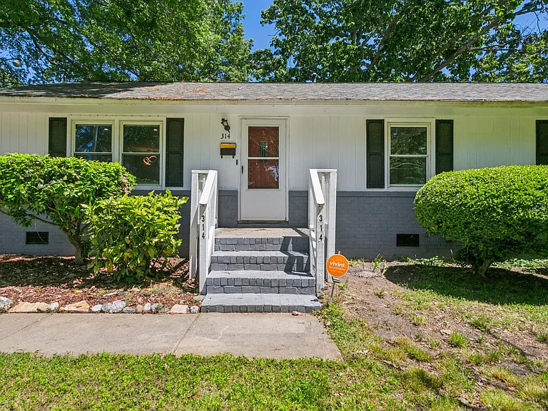 314 Martha Lee Dr — Photo 4