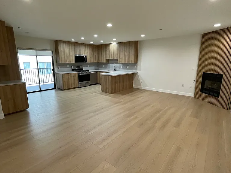 1146 N Hacienda Pl #7 — Photo 15