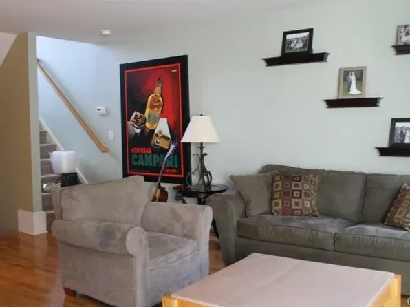 1006 Sienna Dr, Danbury, CT 06810