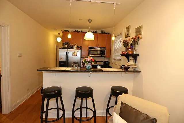 1738 W Altgeld St #F2 — Photo 5