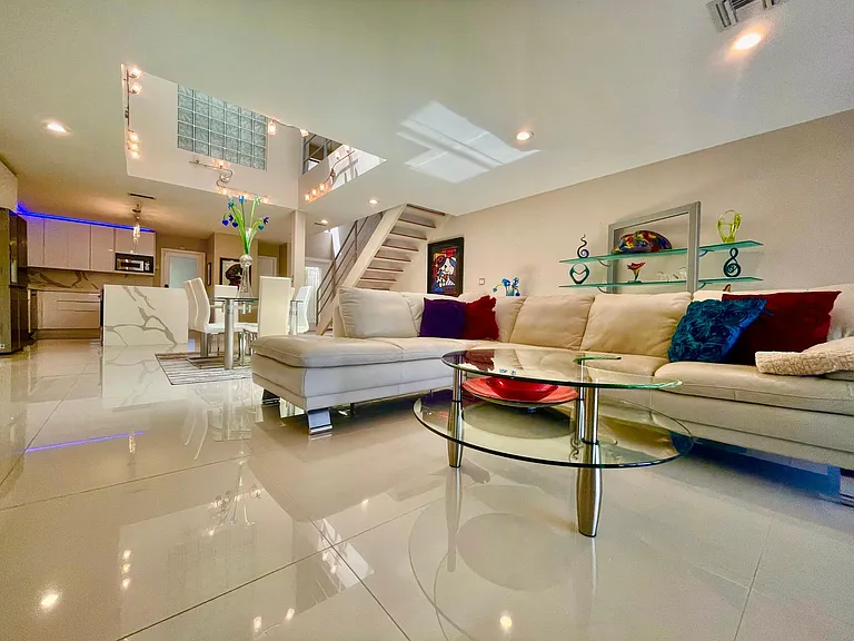 1127 Boca Cove Ln — Photo 4