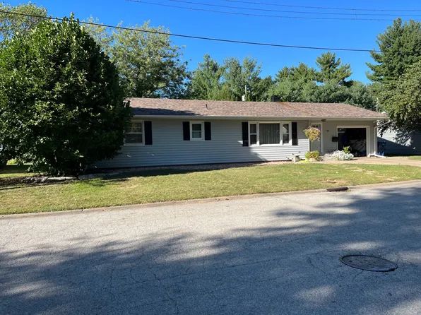 10 Lincoln Ct, Monmouth, IL 61462