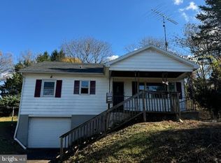 1353 Marburg Rd, Spring Grove, PA 17362