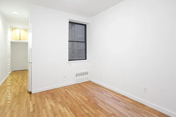 Rented by J. Lemle Real Estate | media 19