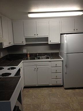 1st image of 520 W Spruce St APT B104