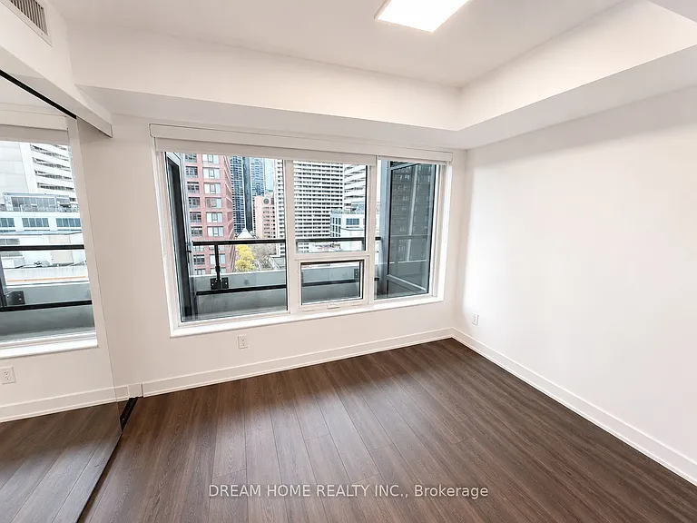 609 Sherbourne St #1303 — Photo 4