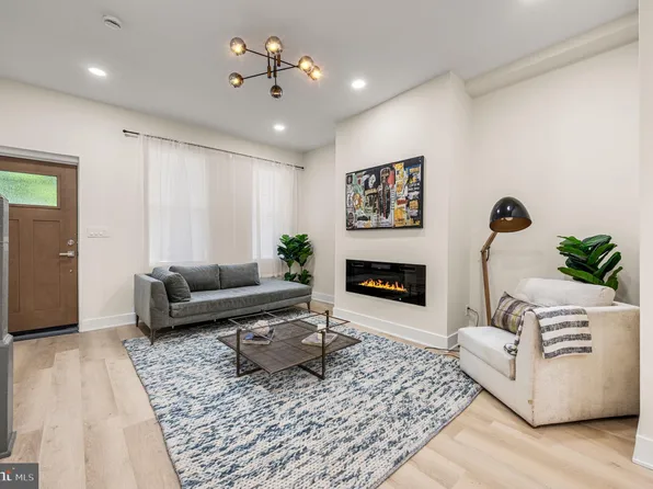 49 Sharpnack St, Philadelphia, PA 19119