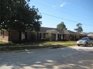 4953 Berkley Dr, New Orleans, LA 70131