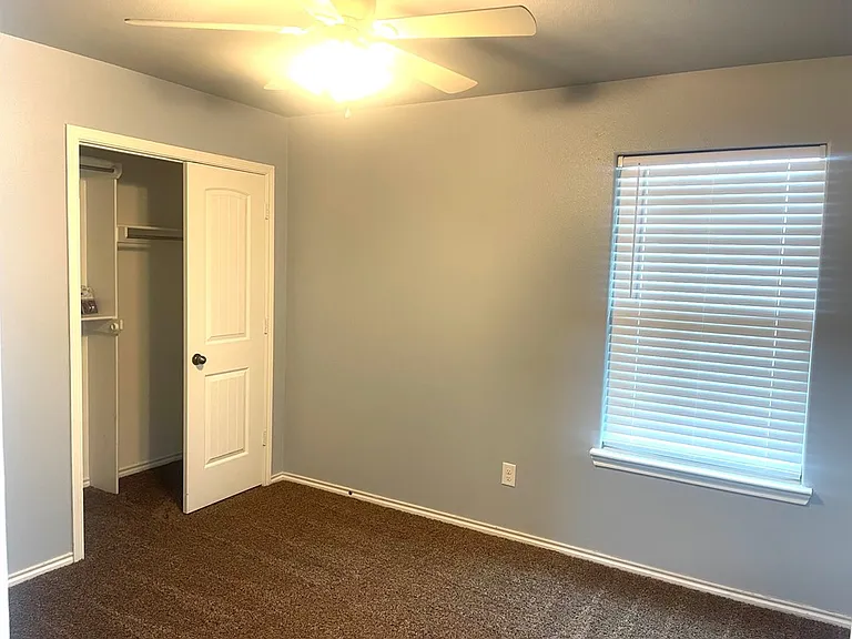 9918 Lamar Ave — Photo 15