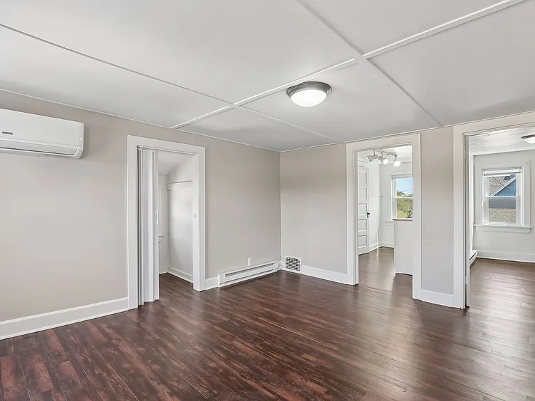 2027 N Main St #1B — Photo 15