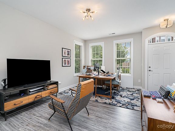 5th image of 9440 Kings Parade Blvd