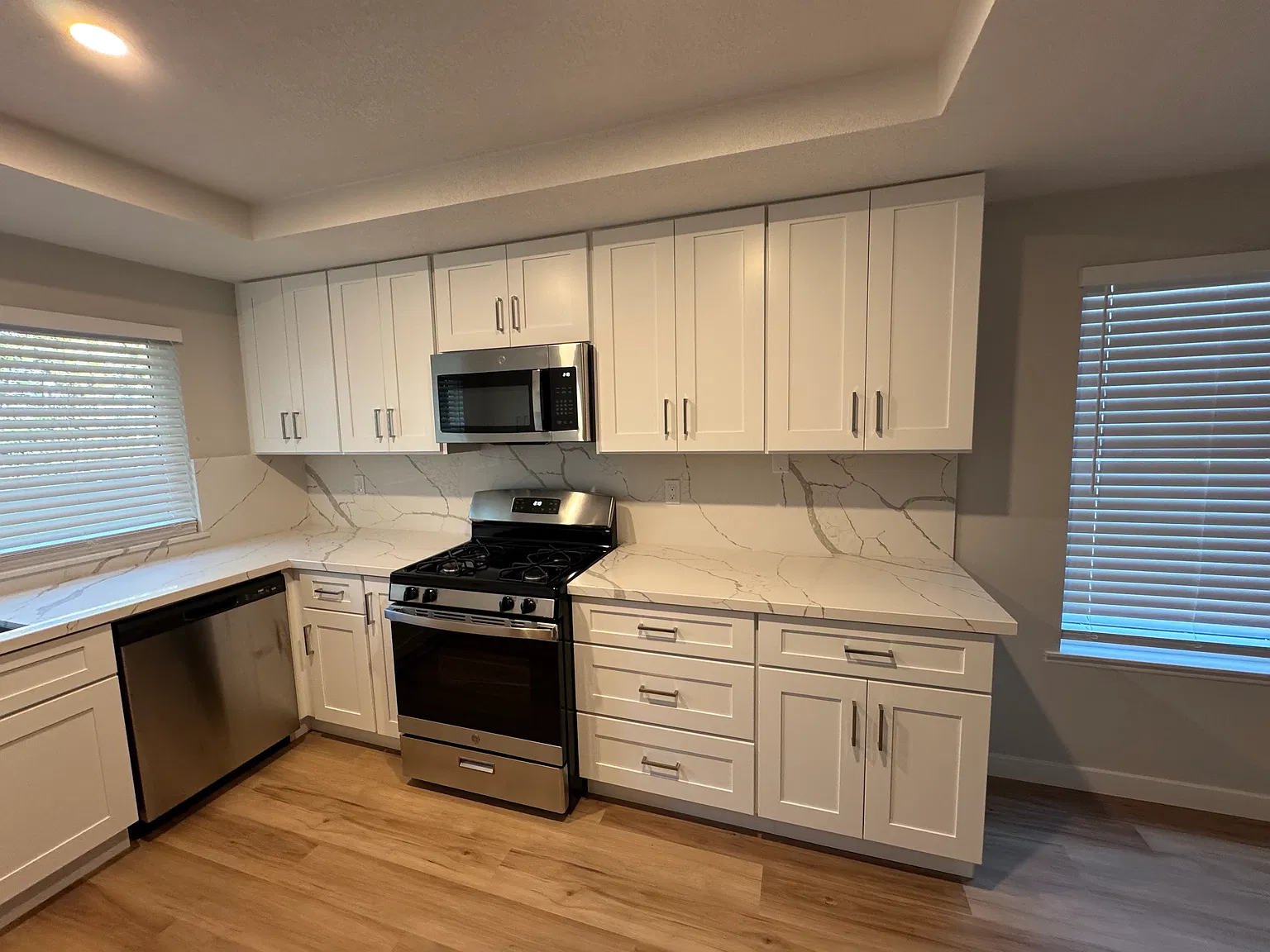 3 bed, 1945 sqft, $6,750 — Photo 2