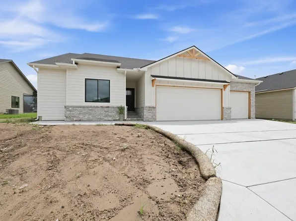 8235 E Summerside Pl, Wichita, KS 67226
