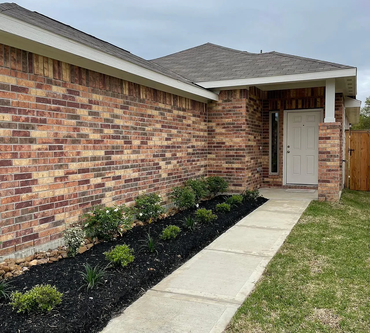 3 bed, 1360 sqft, $1,745 — Photo 1