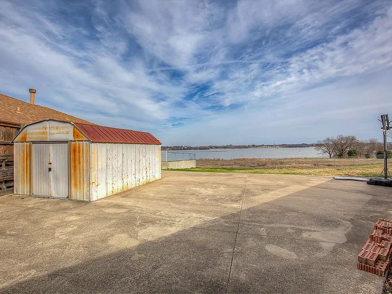 4804 Edgewater Dr — Photo 42