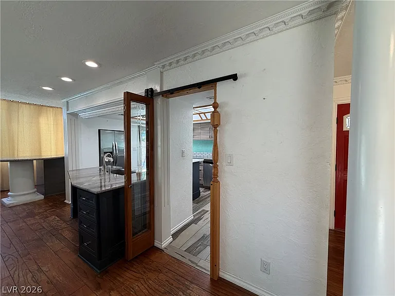 3194 Bel Air Dr — Photo 15