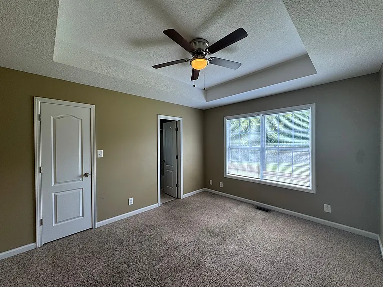 371 Andrew Dr — Photo 11