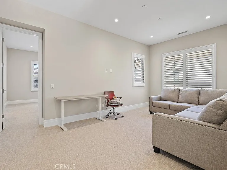 149 Roscomare — Photo 29