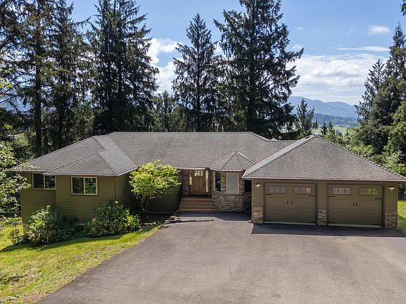 4th image of 3585 Aldercrest Rd