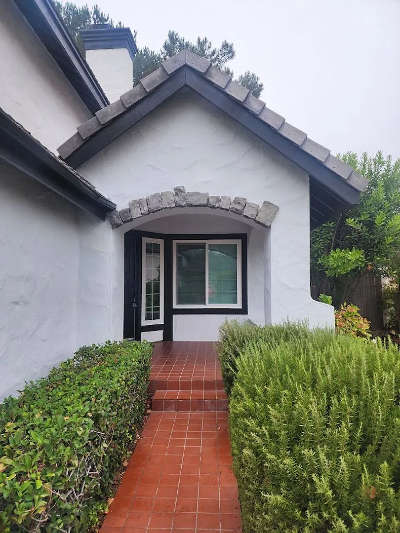 Gorgeous 5 Bedroom in Carmel Mtn Ranch in Gated Community — Photo 2