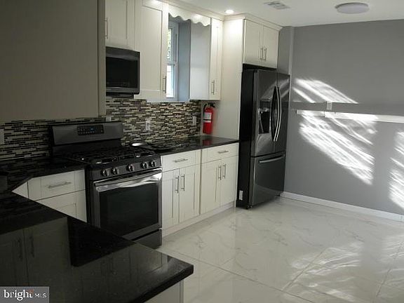 3rd image of 522 Alfred Rd