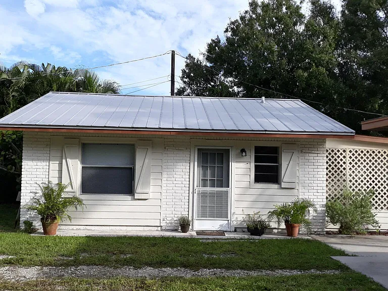 5306 Pinetree Dr — Photo 1
