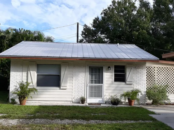 5306 Pinetree Dr, Fort Pierce, FL 34982