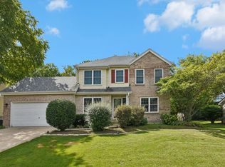 616 Pinehurst Dr, North Aurora, IL 60542