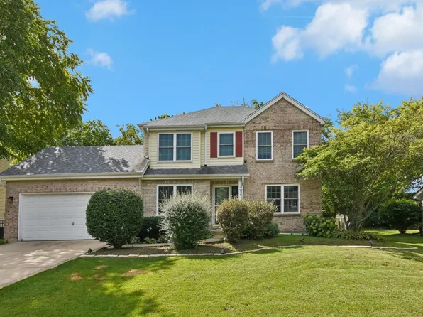 616 Pinehurst Dr, North Aurora, IL 60542