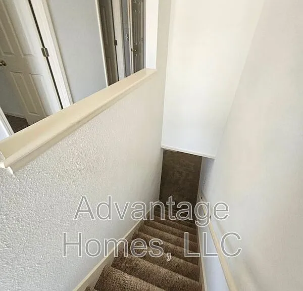 801 Johnson Cir #B — Photo 11