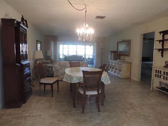 4th image of 5800 Fernley Dr W APT 6