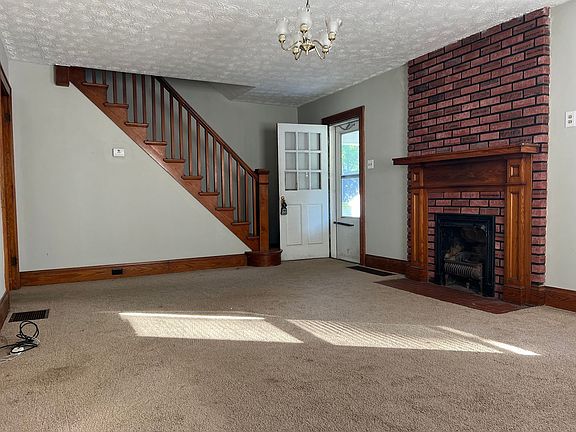 3rd image of 125 Camden Ave